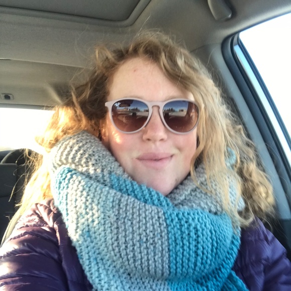 Meet your Posher, Laura - Picture 3 of 7